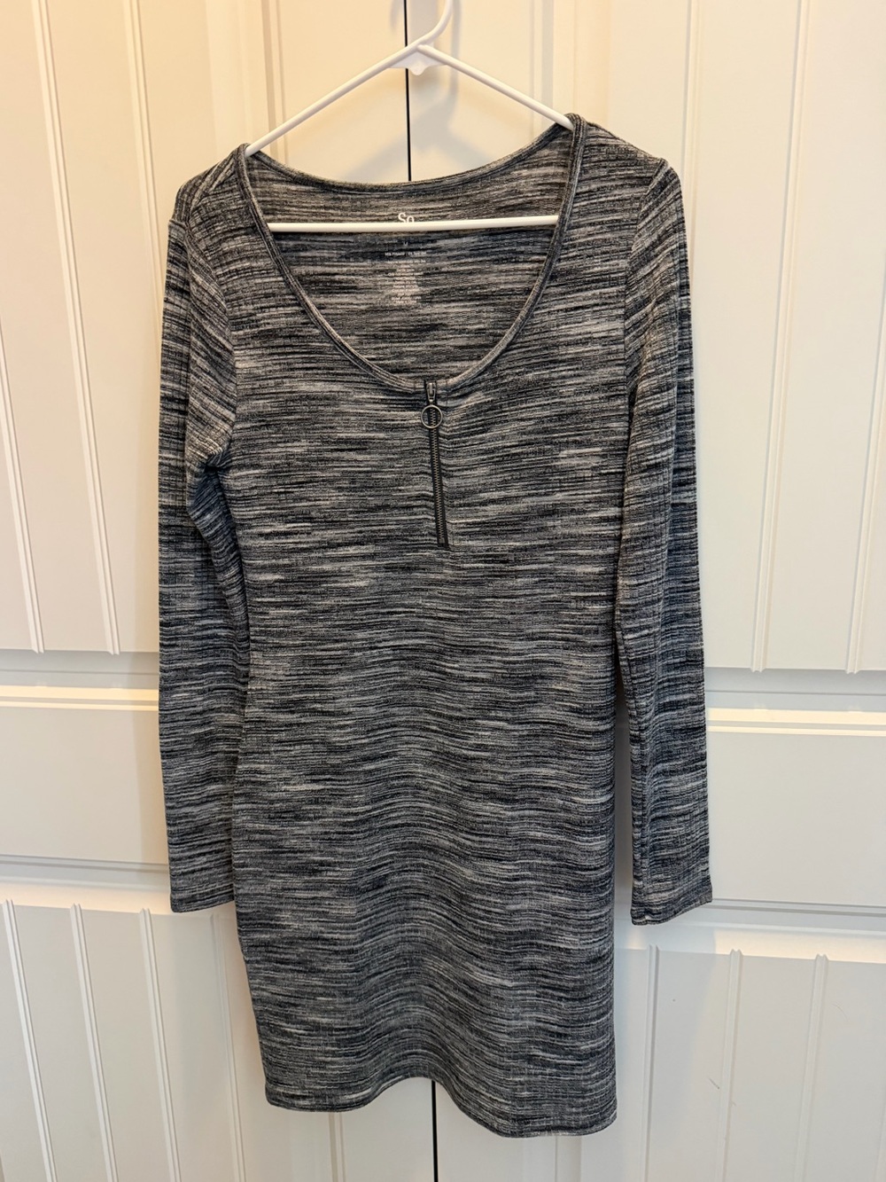 SO Gray Space-Dye Long Sleeve Scoop Neck Dress with Zip